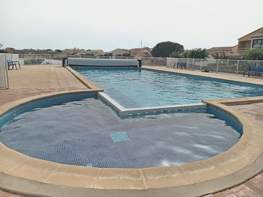 Jolie Maisonnette Dans Residence Calme Avec Piscine Le Barcarès Exteriör bild
